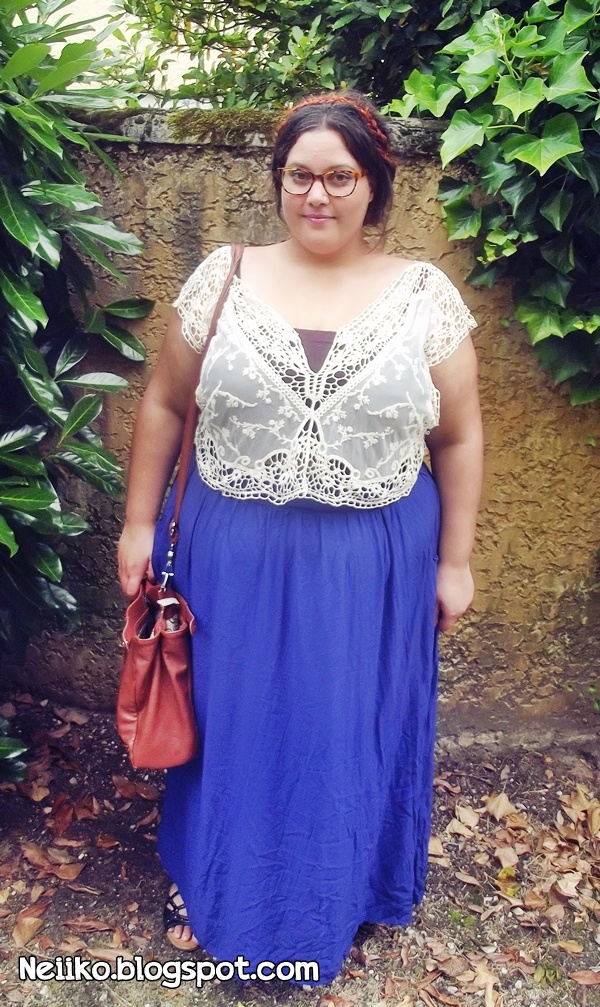 plus size white lace crop top and blu maxi skirt