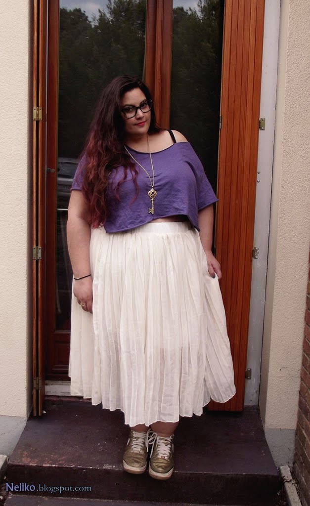 plus size casual crop top and whit skirt